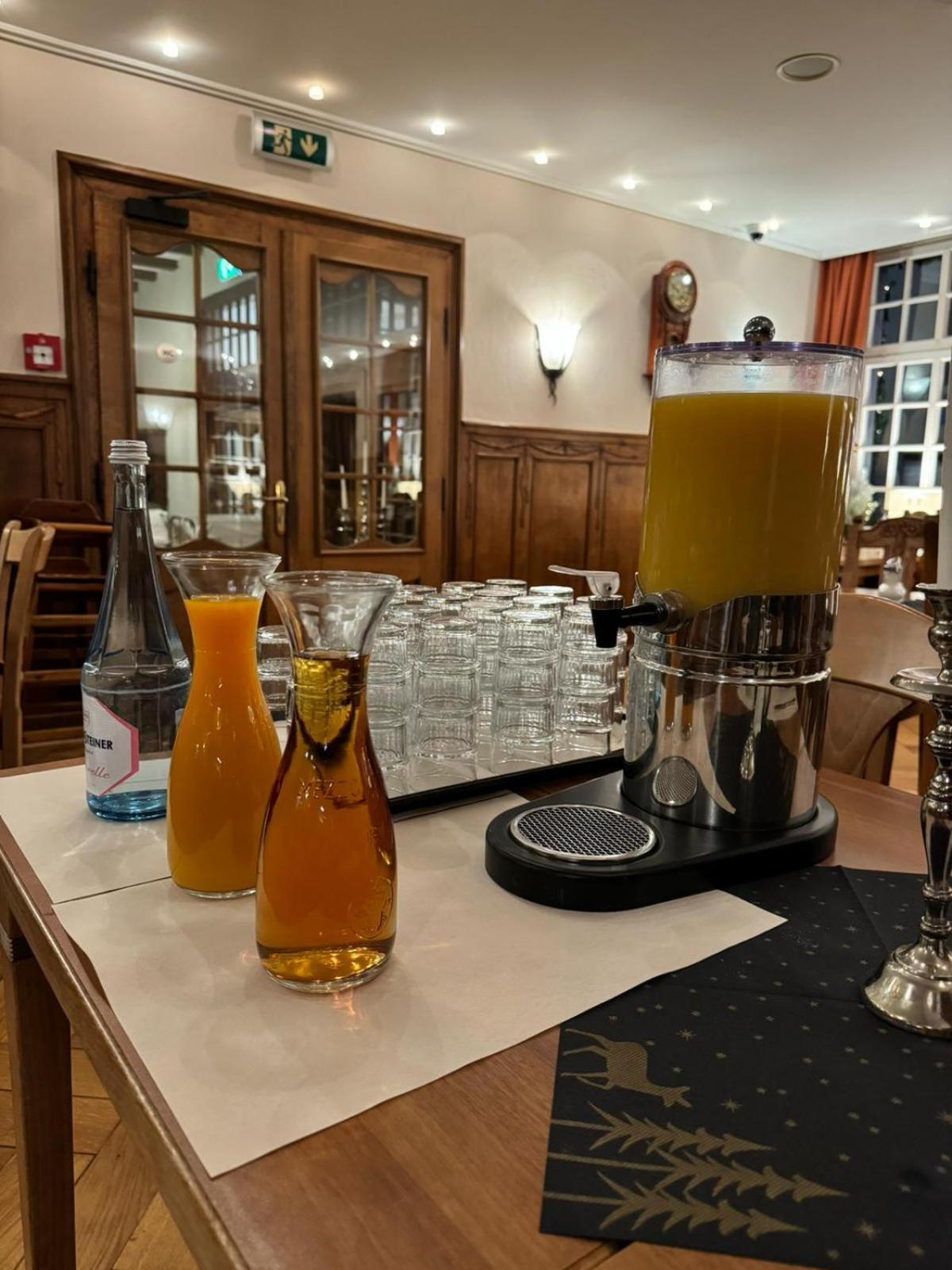 ホーヒェム ホテル レストラン カフェ バー モンシャウ エクステリア 写真